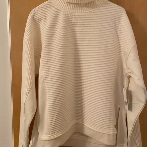 Tahari Sport Turtleneck Sweater New with Tags - Picture 5 of 5